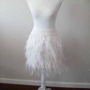 Club Monaco Size 2  White  Ostrich Feather Mini Skirt Exposed Zipper in …